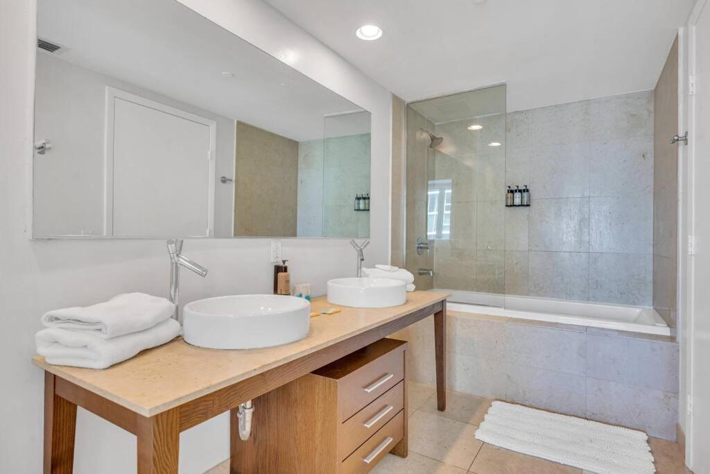 Appartamento Icon Luxury 34Th Floor Amazing Oceanview, Brickell Miami Esterno foto